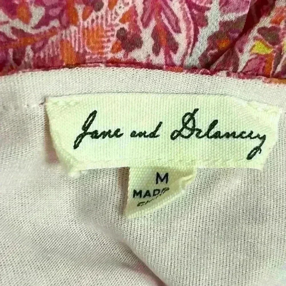 JANE AND DELANCEY Women’s Pink Paisley Maxi
Dress Size Medium - Picture 11 of 14